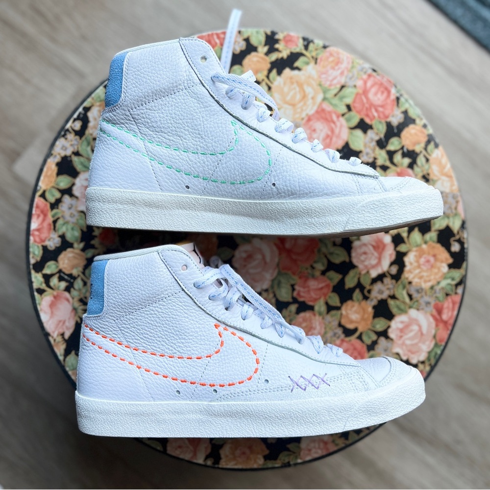 Women’s Nike Blazer Mid 77, Leather Sneakers with Colorful Stitches *EUC* - Picture 10 of 13